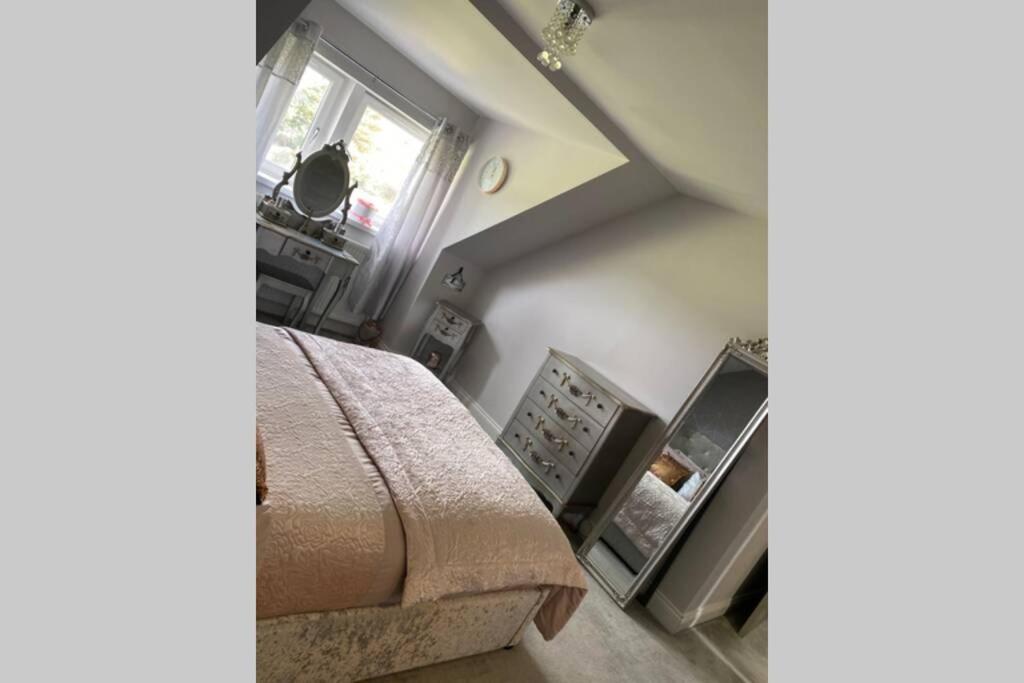 Alcantara- Modern Home With Hot Tub- Sleeps 10 Cromdale Dış mekan fotoğraf